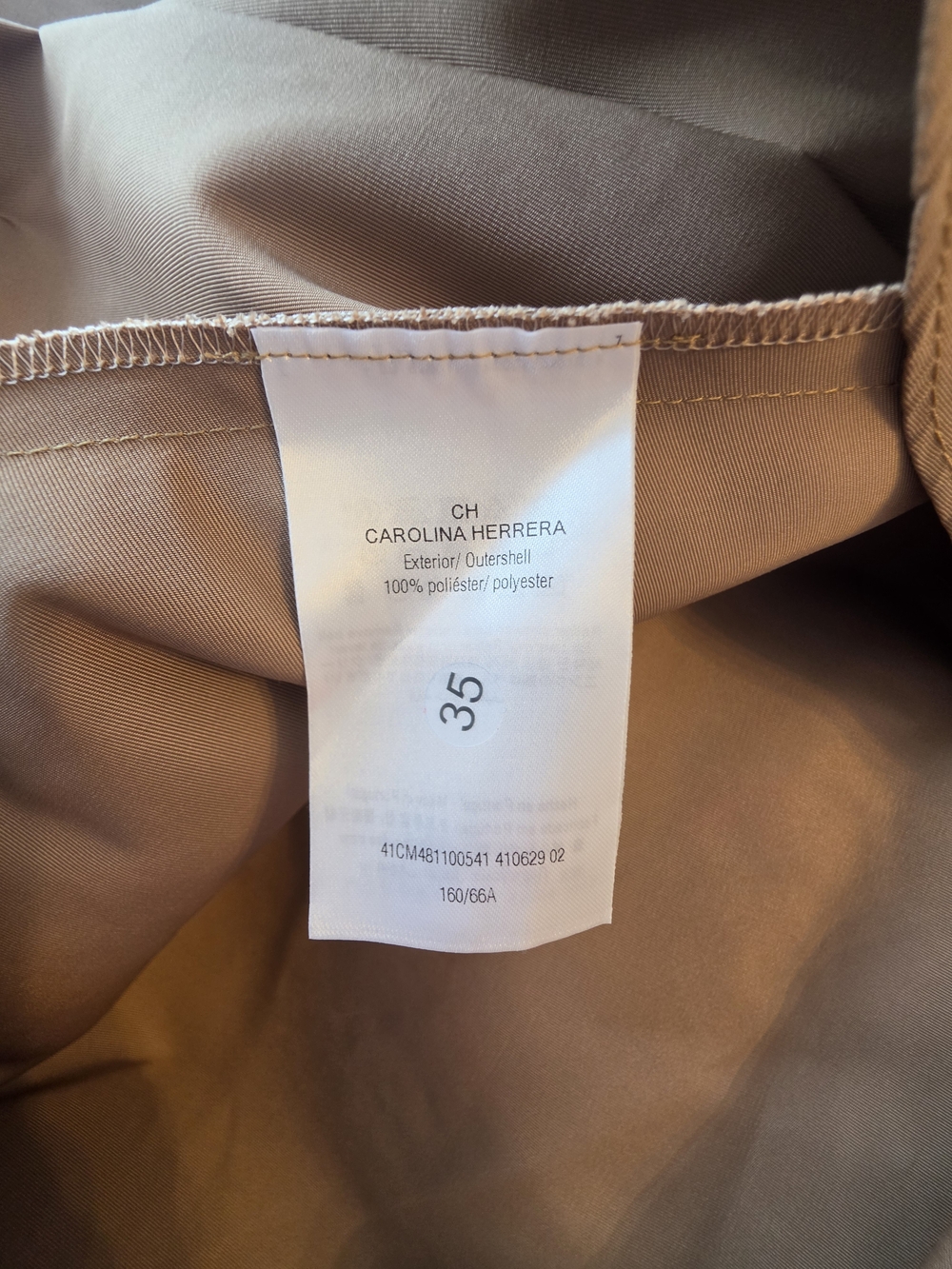 Carolina Herrera Beige A-Line Midi Skirt with Matching Belt - Picture 7 of 8